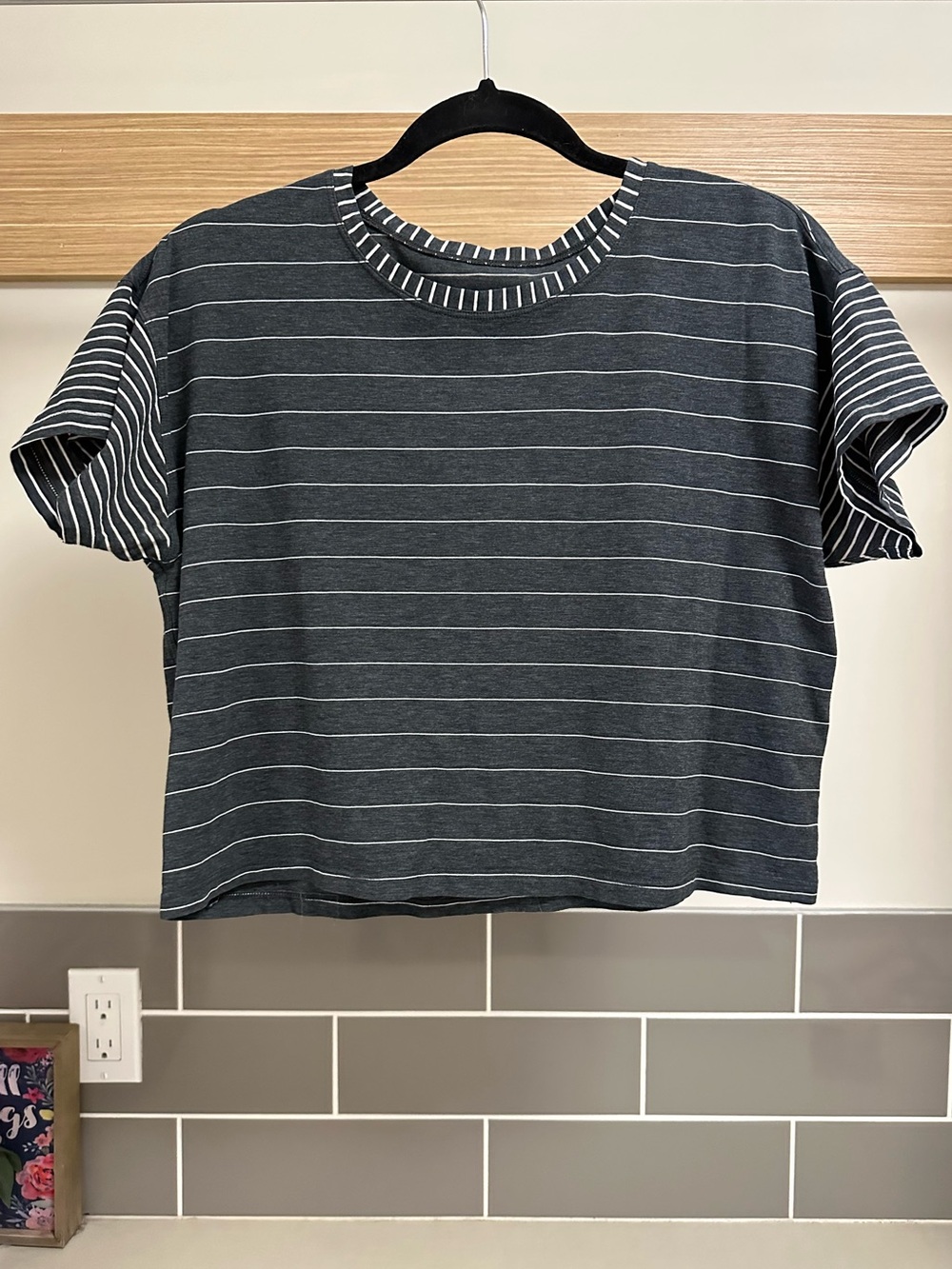 Lululemon Cates Tee - Picture 5 of 11